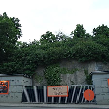 布尔诺 10-Z地堡旅舍旅舍 外观 照片